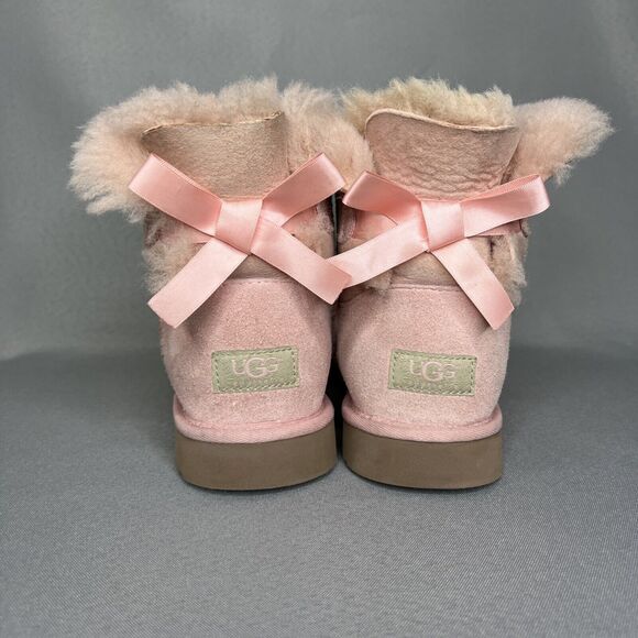 UGG Boots Bailey Bow Light Ballet Pink Coquette Very RARE Retired Sz 6 fits 7 - Picture 8 of 16
